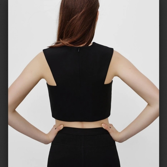 Aritzia Talula Manzanita Crop Tank in Blue Size Medium - Picture 10 of 11